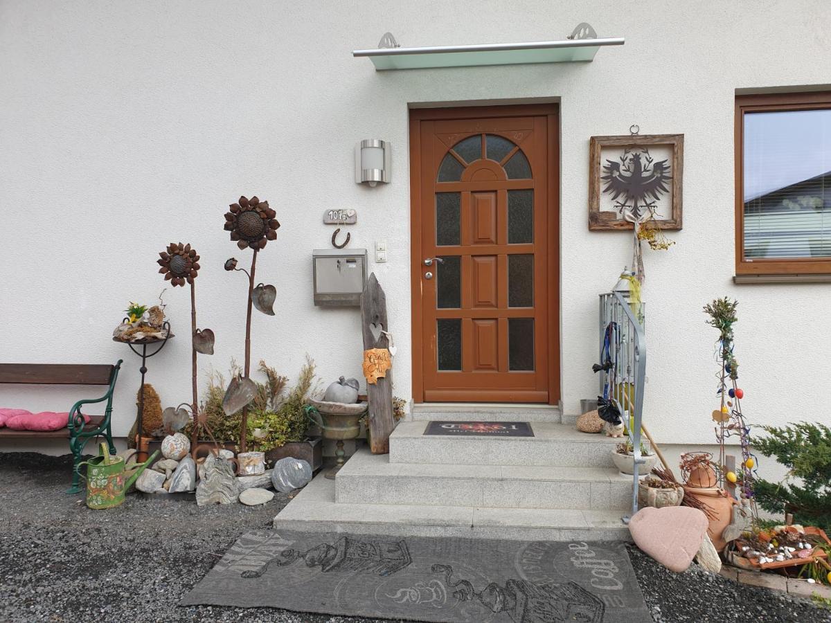 Hofstaetter Ferienwohnung Fliess Exterior foto
